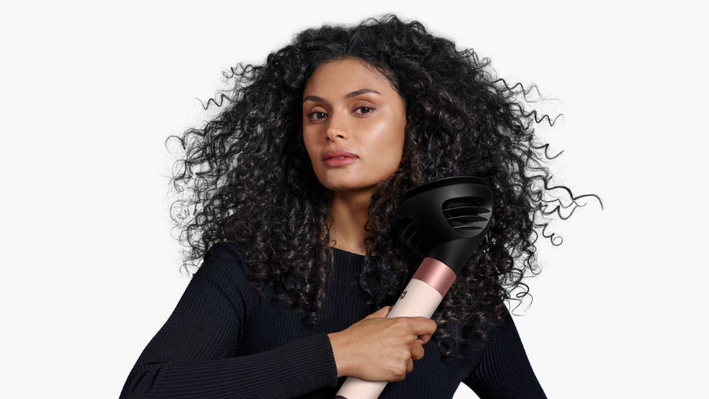 Multi-styler Dyson Airwrap i.d™ - cheveux bouclés à frisés (Soie Ambrée)